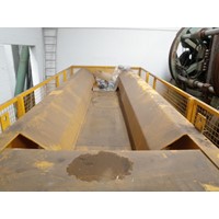 Vibrating conveyor for loading induction furnaces 3 t it's overhauled